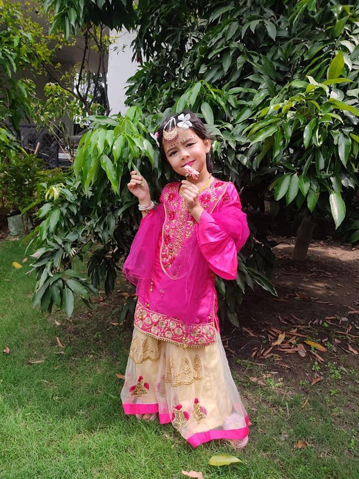 Little Vishwa Bharatiyans dressed up as Radha/ Krishna on Janamashtmi